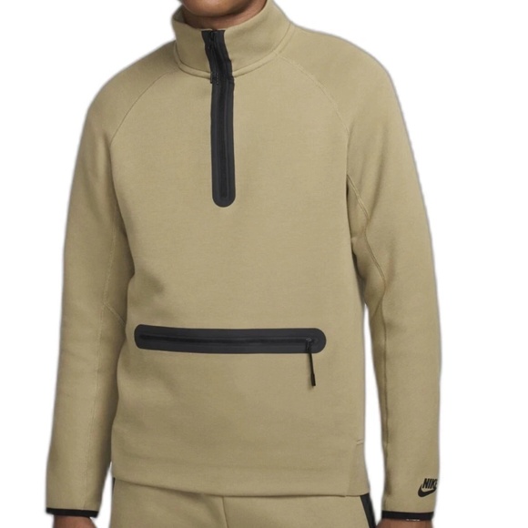 NWT Nike Sportswear Tech Fleece 1/2-Zip Sweatshirt - Picture 1 of 4
